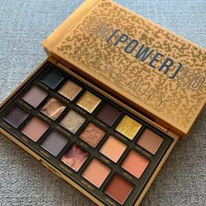 Huda Beauty Empowered Palette